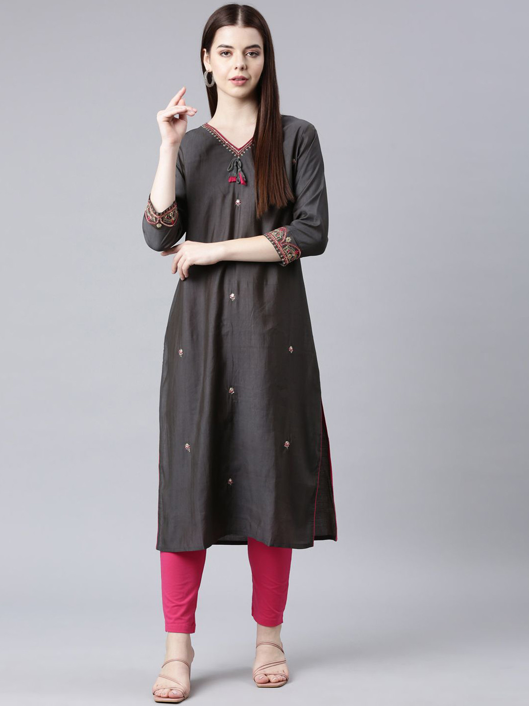 

Neerus Floral Embroidered V-Neck Sequinned Straight Kurta, Grey