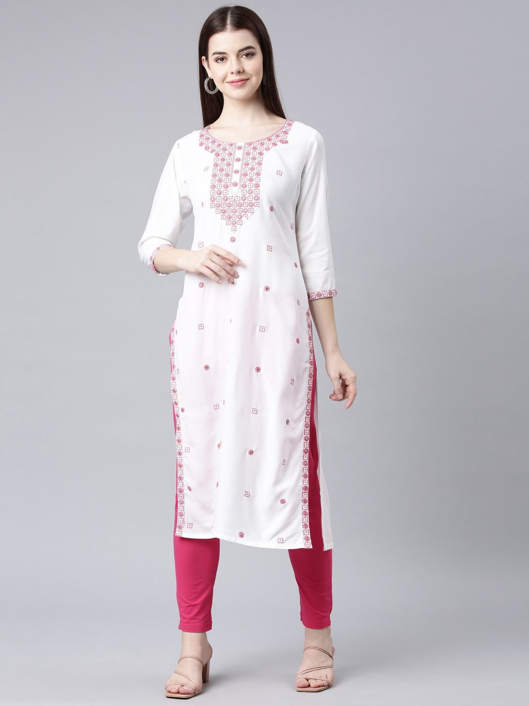 

Neerus Geometric Embroidered Thread Work Straight Kurta, Pink