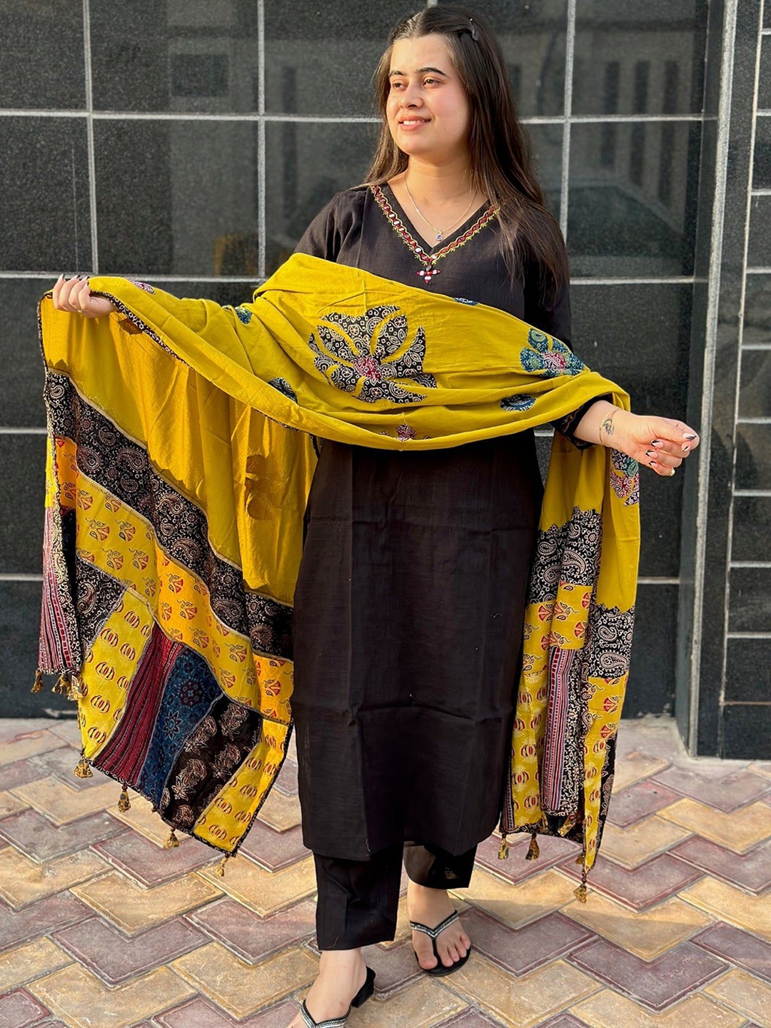 

KALINI Floral Embroidered V-Neck Sequinned Straight Kurta with Trousers & Dupatta, Black