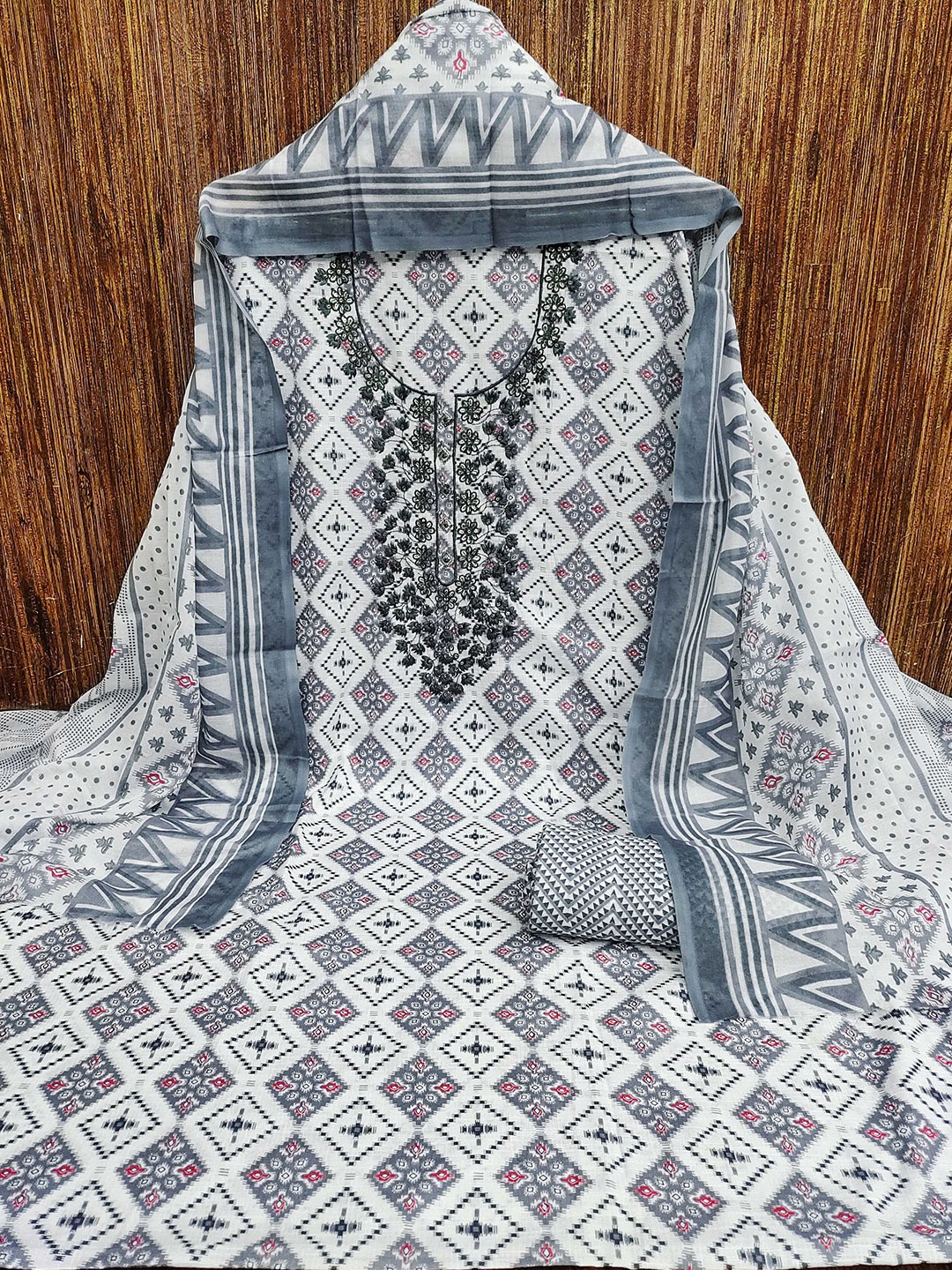 

KALINI Printed Pure Cotton Unstitched Dress Material, Grey