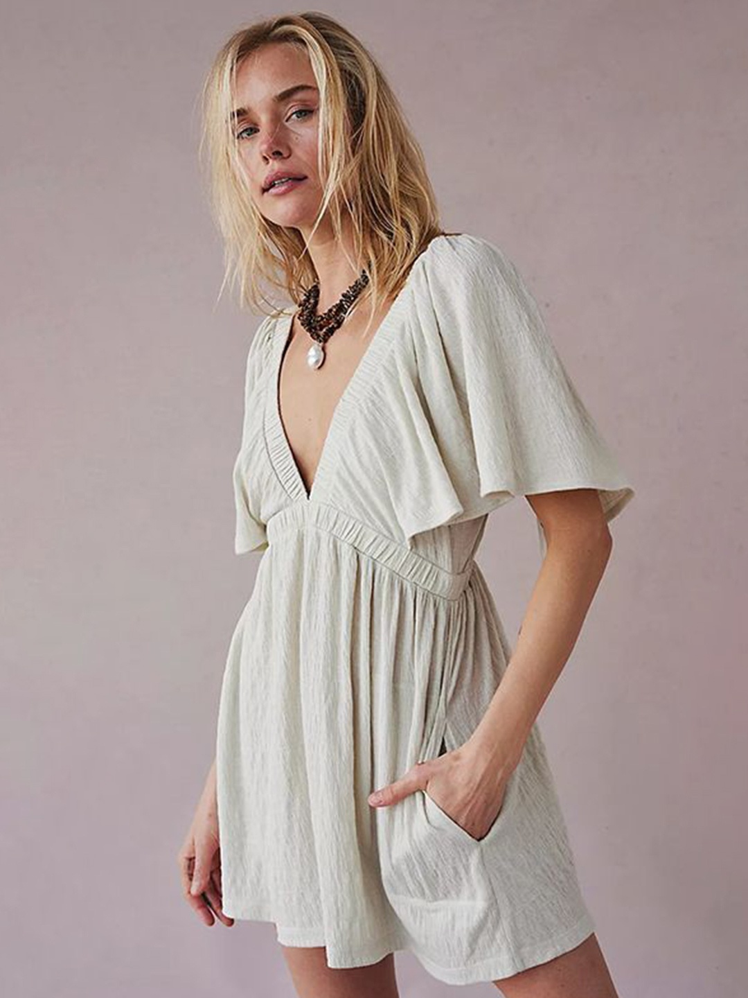 

StyleCast x Revolte Solid V-Neck Jumpsuit, Off white