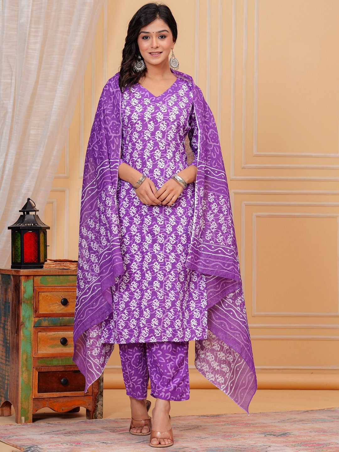 

POSHART FASHION AS UNIQUE AS YOU ARE Floral Printed V-Neck Kurta With Palazzos & Dupatta, Purple