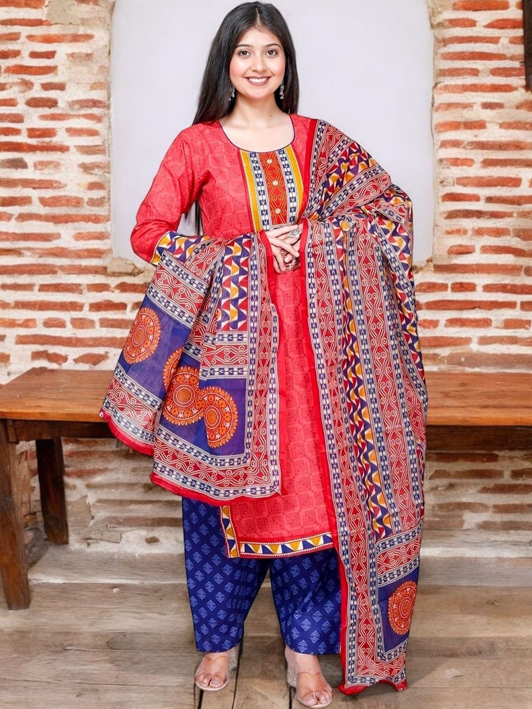 

Jevi Prints Ethnic Motifs Printed Straight Pure Cotton Kurta with Patiala & Dupatta, Red