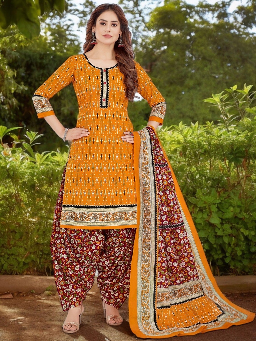 

Jevi Prints Ethnic Motifs Printed Straight Pure Cotton Kurta with Patiala & Dupatta, Orange