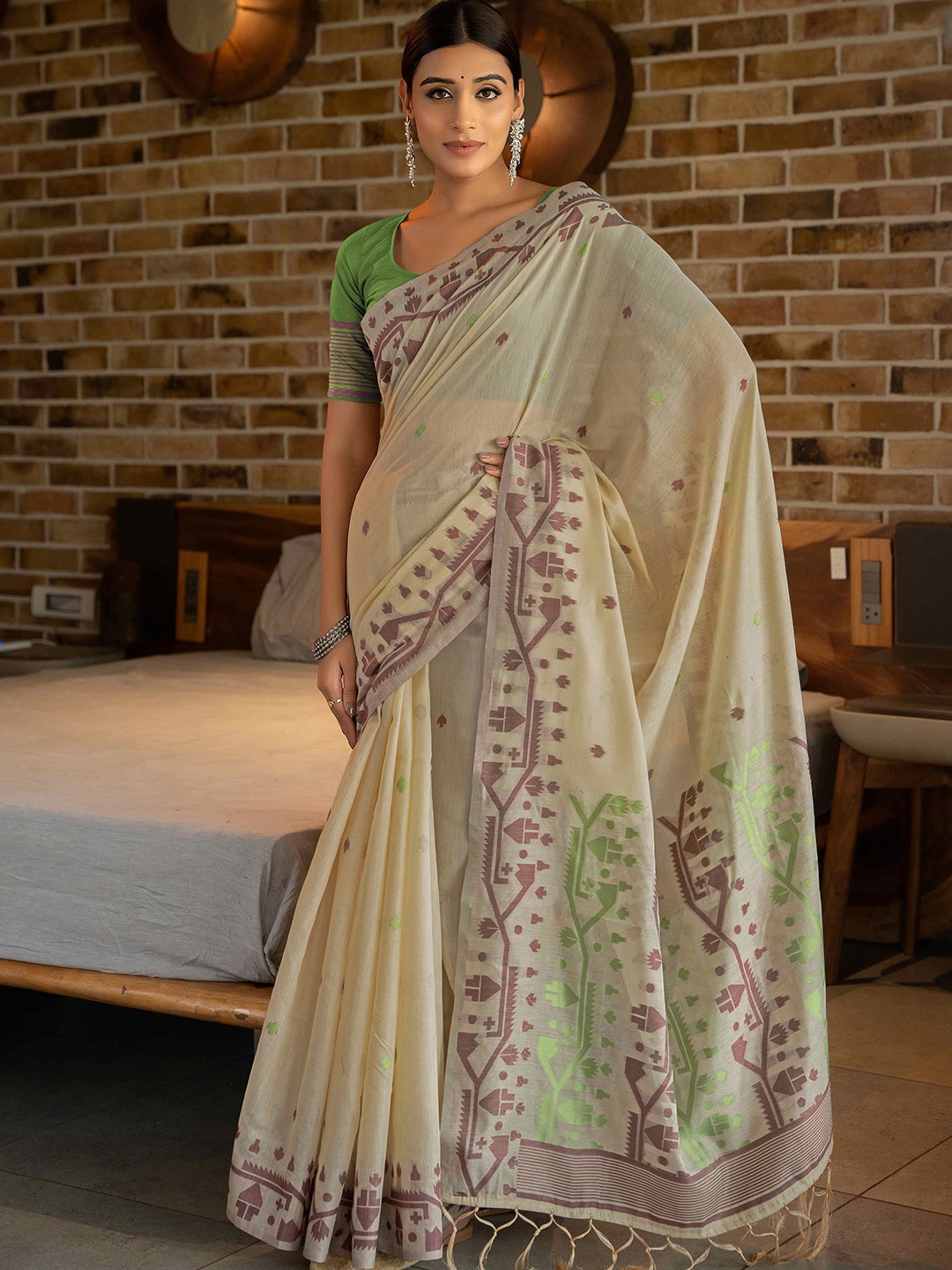 

HEER FASHION Ethnic Motifs Pure Cotton Jamdani Saree, Beige