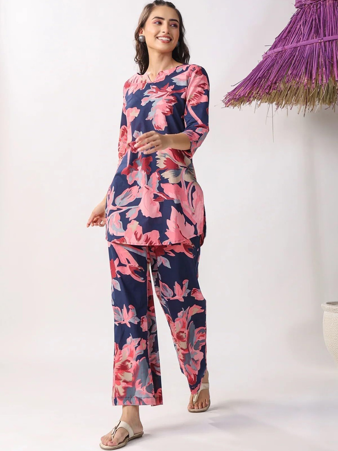 

Kedar Fab Floral Printed Notch Neck Regular Straight Kurti With Pyjamas, Blue