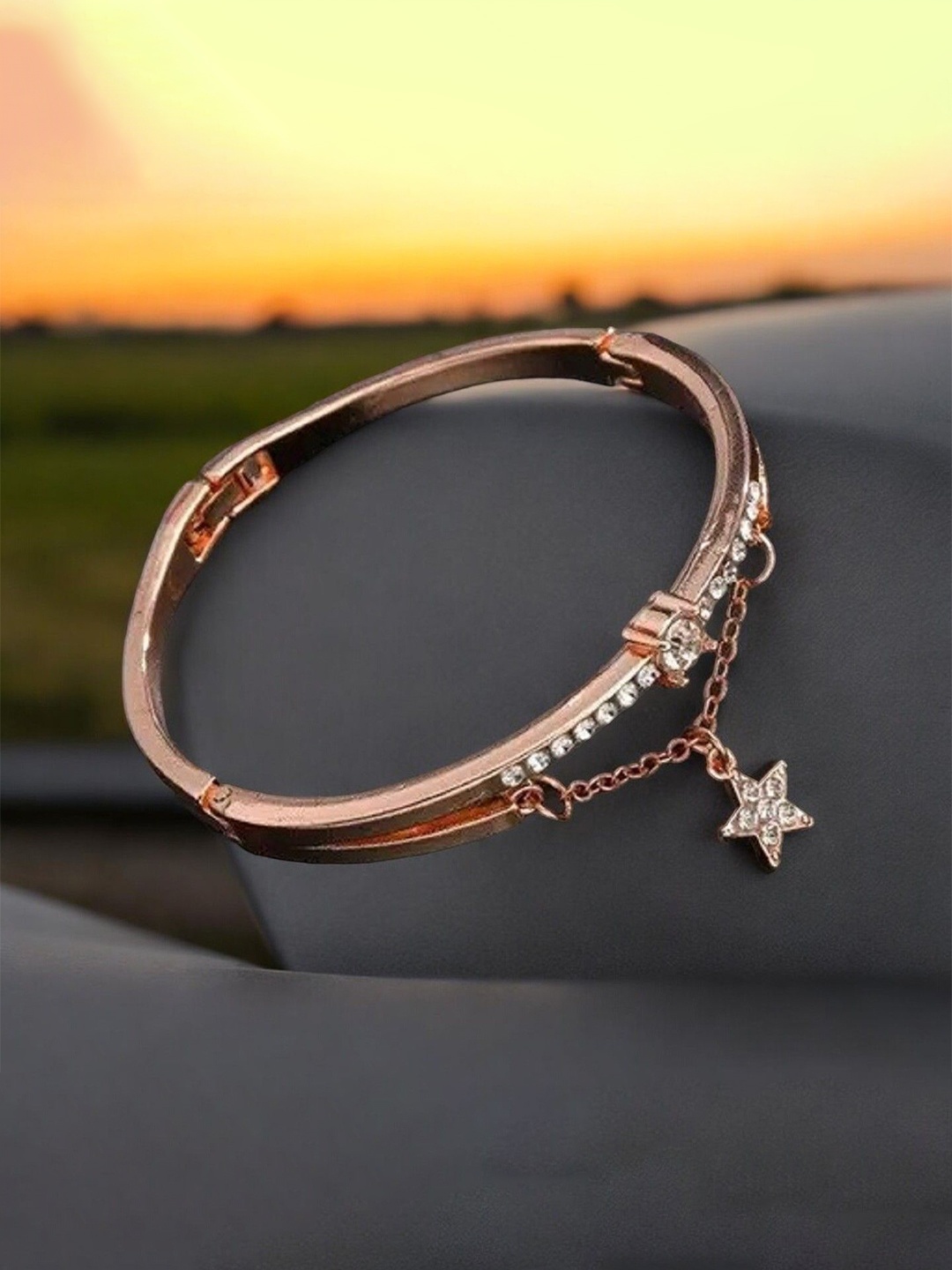 

WATCHSTAR Women Emerald Enamelled Rose Gold-Plated Bangle-Style Bracelet
