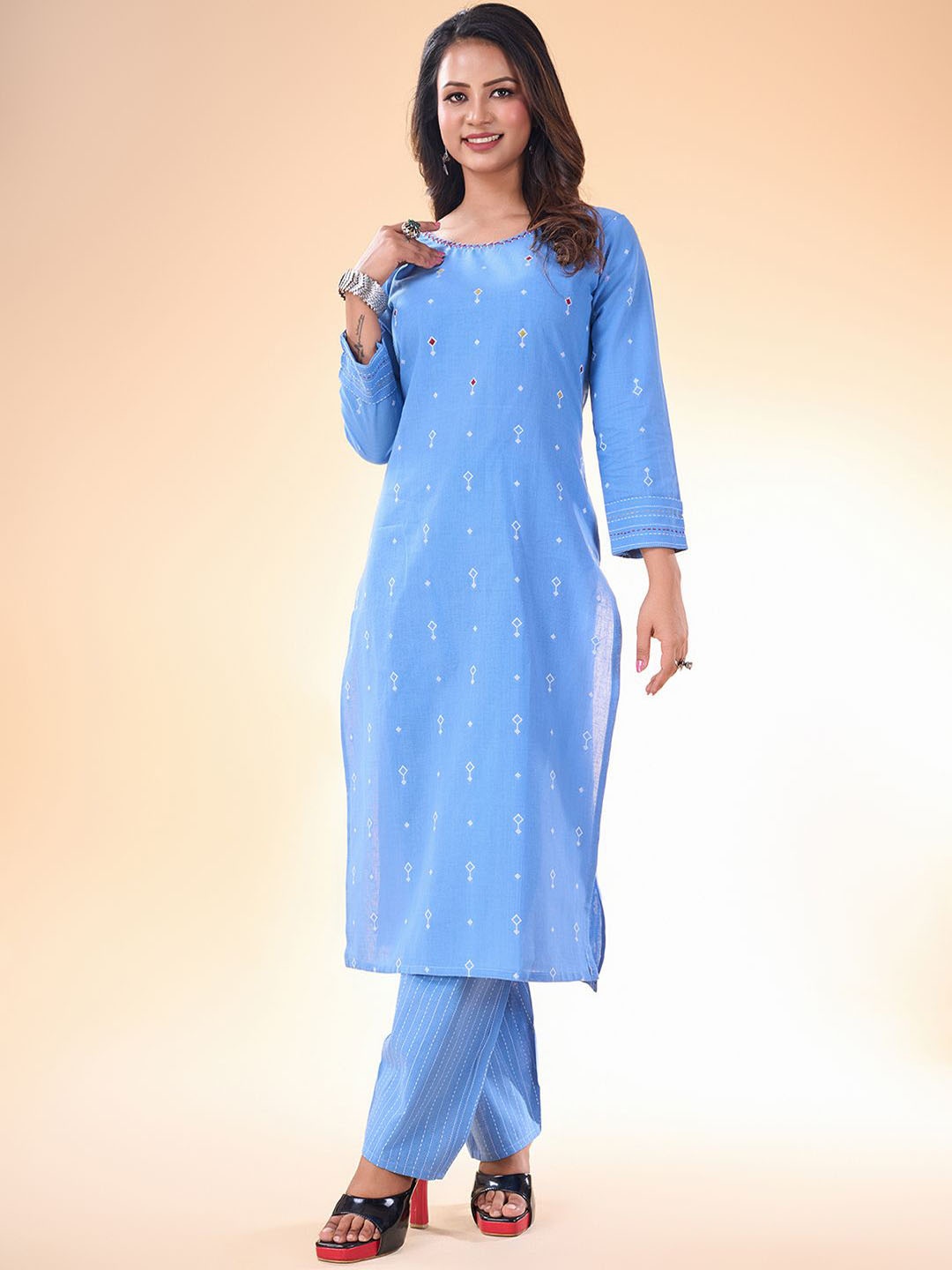 

cbazaar Ethnic Motifs Printed Straight Kurta With Trouser, Blue