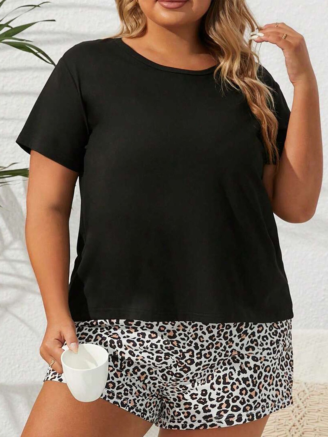 

LULU & SKY Top With Shorts Night Suit, Black