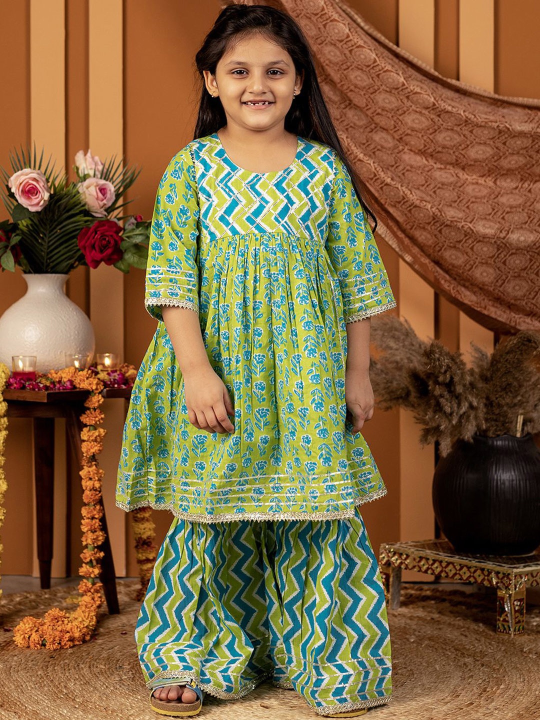 

Biglilpeople Girls Floral Printed Regular Pure Cotton Anarkali Kurta With Sharara, Green