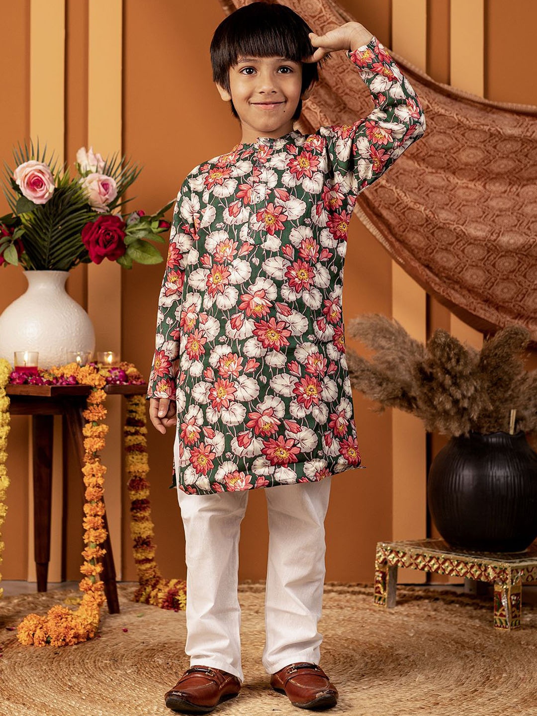 

Biglilpeople Boys Floral Printed Band Collar Regular Pure Cotton Straight Kurta & Pyjamas, Blue