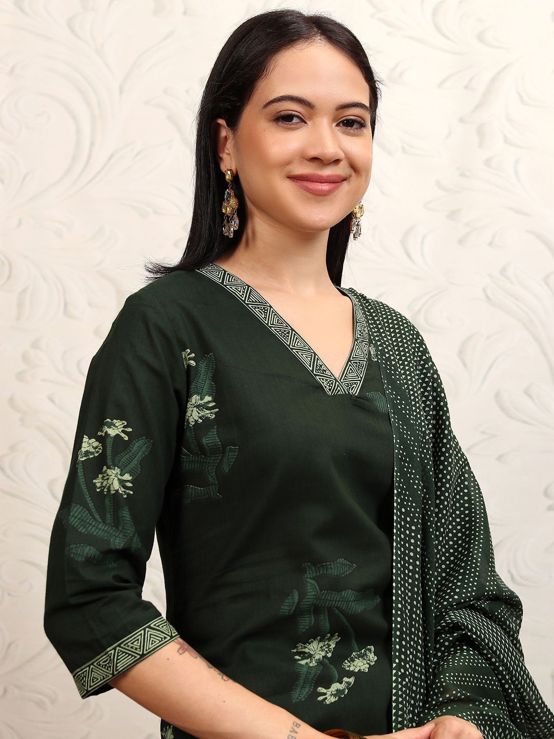 

Vishudh Green Floral Printed V-Neck Pure Cotton Straight Kurta With Salwar & Dupatta