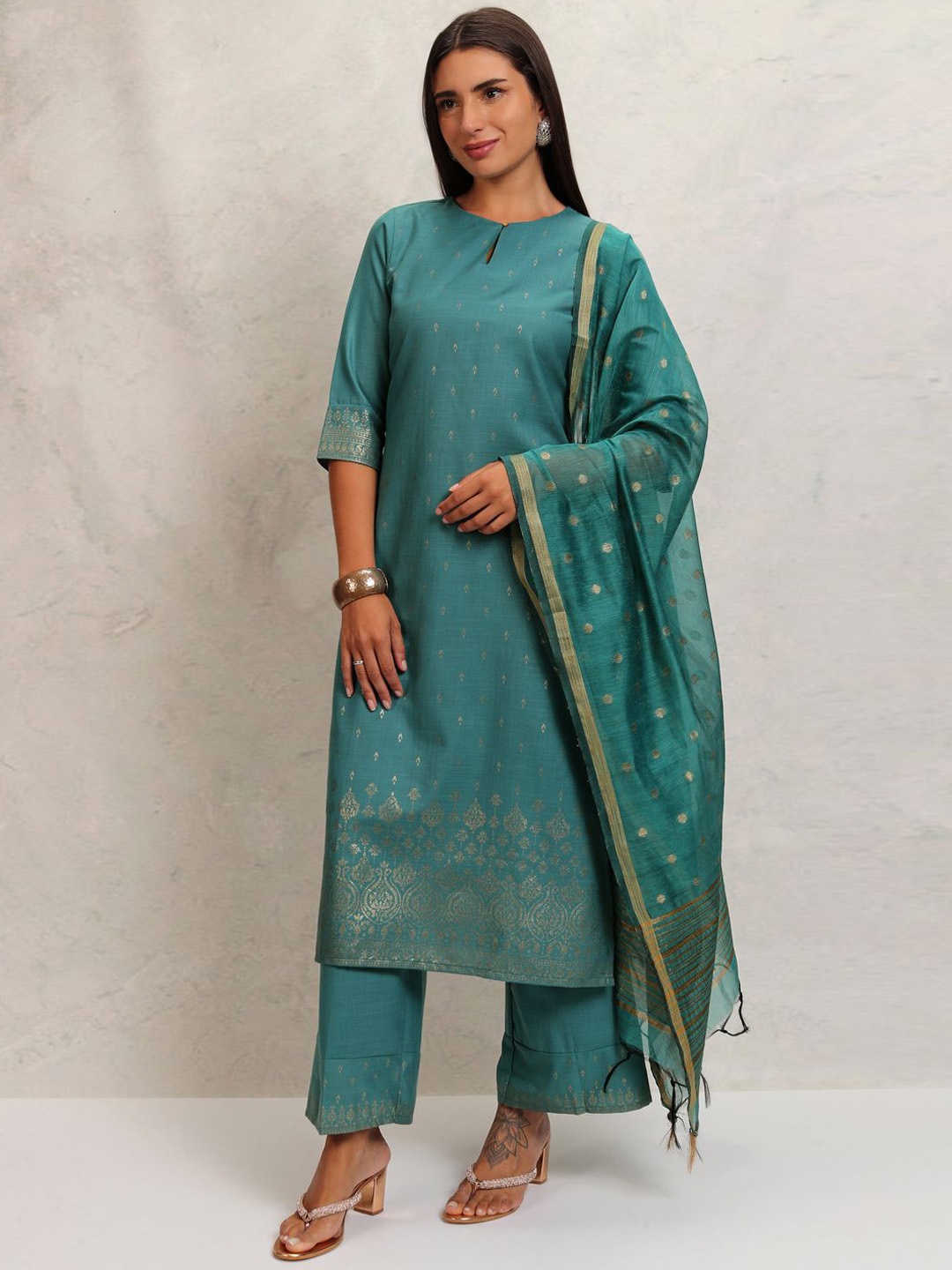 

Vishudh Ethnic Motifs Printed Keyhole Neck Straight Kurta With Palazzos & Dupatta, Green