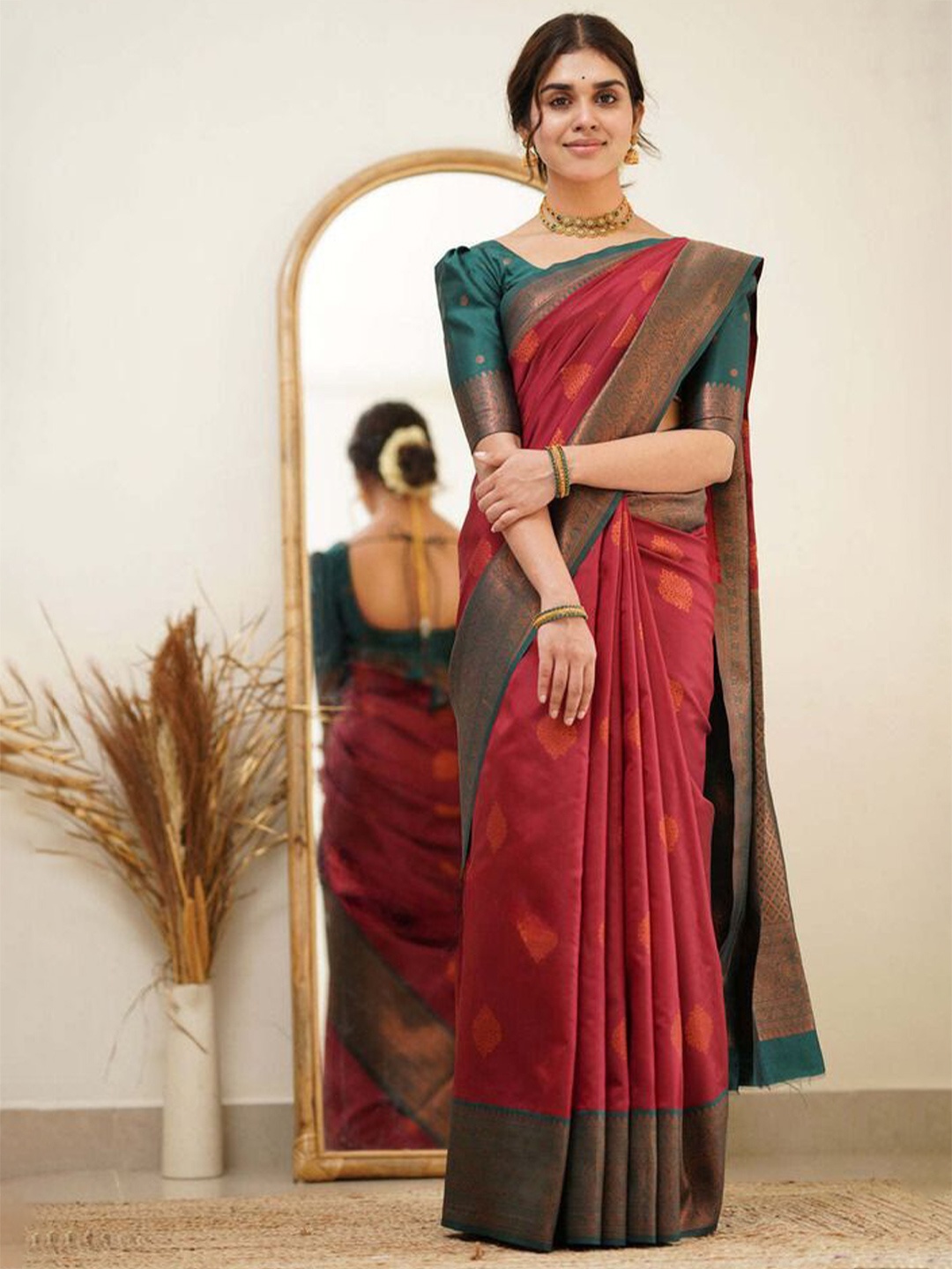 

LEAFFEB Woven Design Zari Pure Silk Banarasi Saree, Maroon