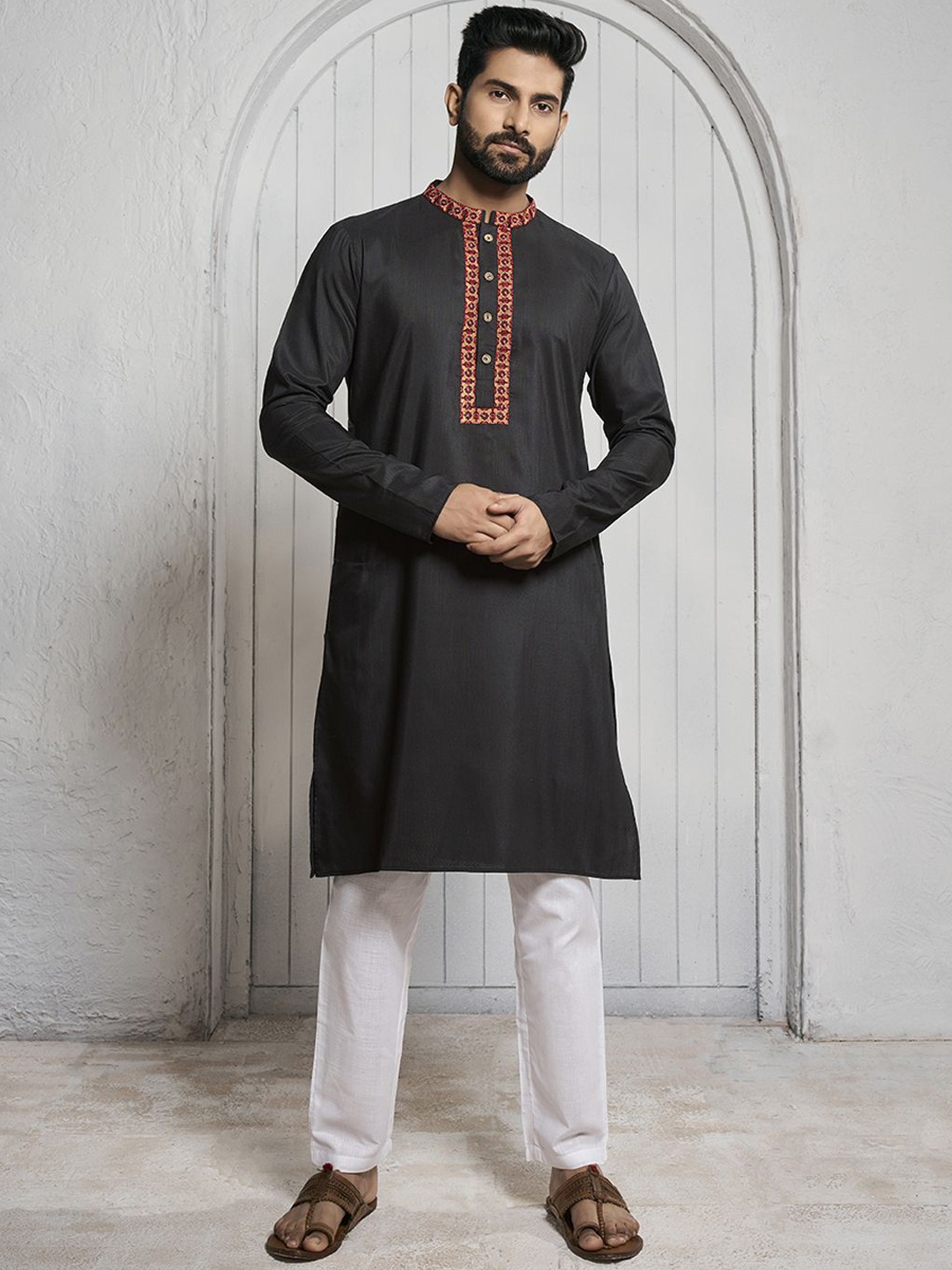 

Inddus Floral Yoke Design Mandarin Collar Straight Kurta, Black