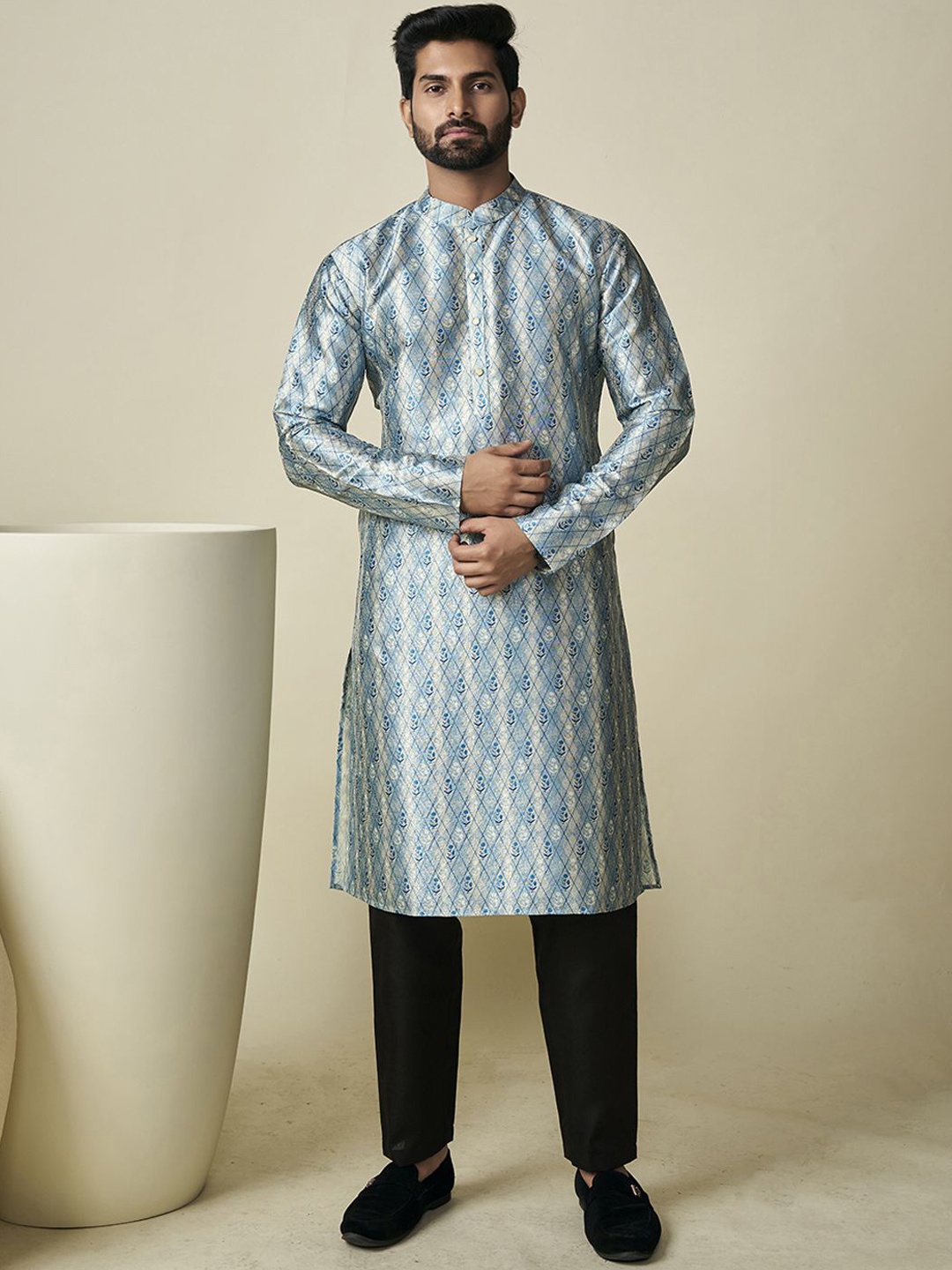 

Inddus Ethnic Motifs Printed Sequinned Mandarin Collar Straight Kurta, Blue