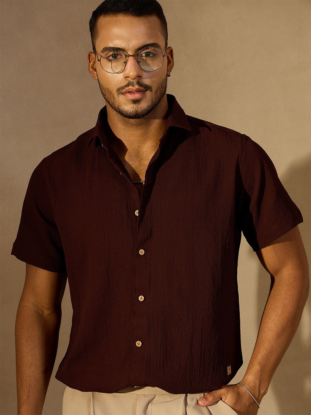 

DENNISON Men Solid Spread Collar Oversized Smart Casual Shirt, Brown