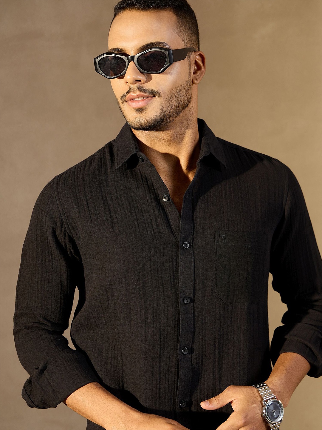

DENNISON Men Self Design Spread Collar Long Slevees Casual Shirt, Black