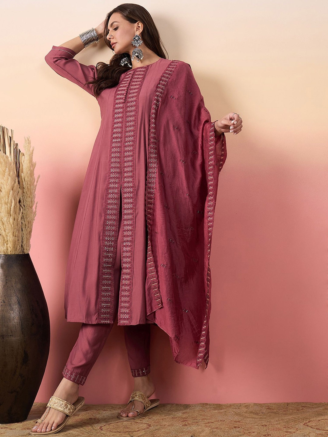 

DIVASTRI Floral Yoke Design Sequinned A-Line Kurta With Pyjamas & Dupatta, Peach