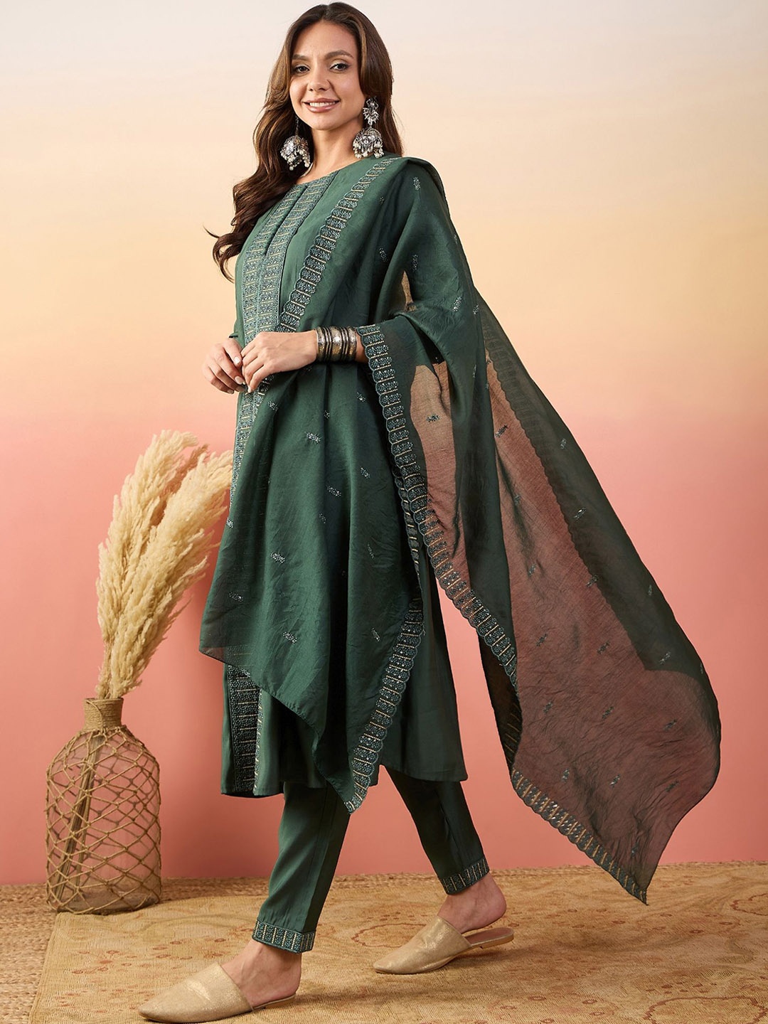 

DIVASTRI Floral Embroidered Sequinned A-Line Kurta With Pyjamas & Dupatta, Green