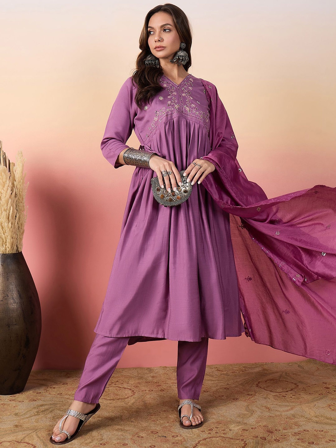 

DIVASTRI Floral Yoke Design Thread Work Pleated Anarkali Kurta With Trousers & Dupatta, Pink