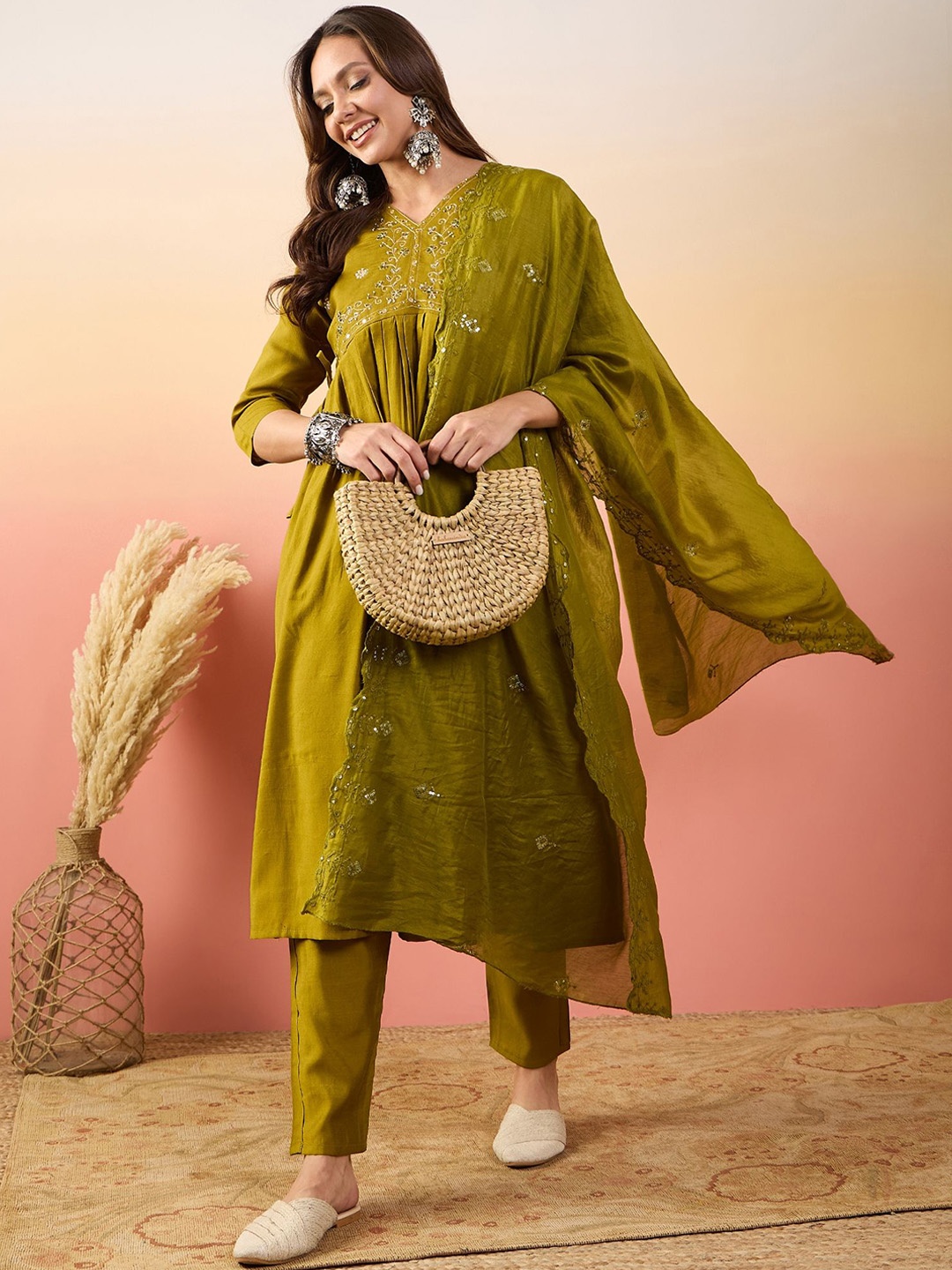 

DIVASTRI Ethnic Motifs Yoke Design Sequinned Empire Anarkali Kurta With Trousers & Dupatta, Olive