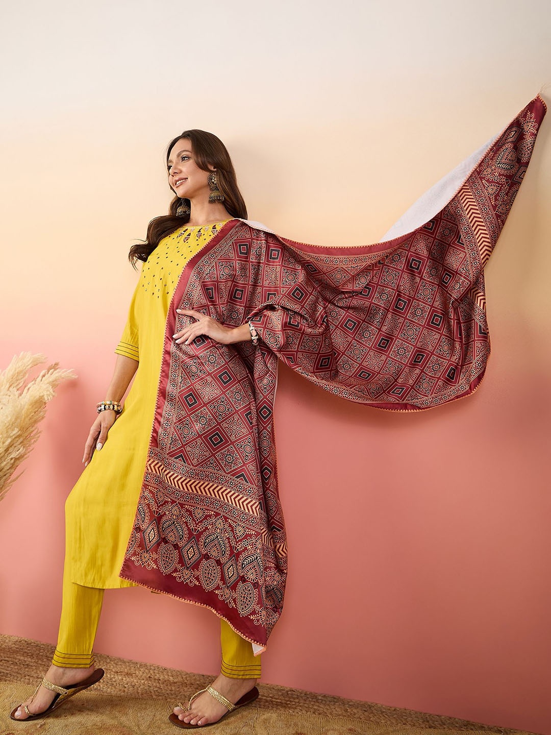 

DIVASTRI Ethnic Motifs Yoke Design Regular Mirror Work Kurta With Trousers & Dupatta, Yellow