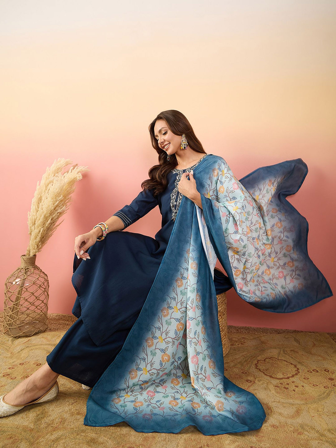 

DIVASTRI Floral Embroidered Regular Thread Work Raw Silk Kurta With Trousers & Dupatta, Blue