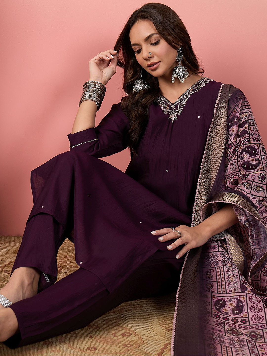 

DIVASTRI Ethnic Motifs Yoke Design Regular Thread Work Kurta With Trousers & Dupatta, Purple