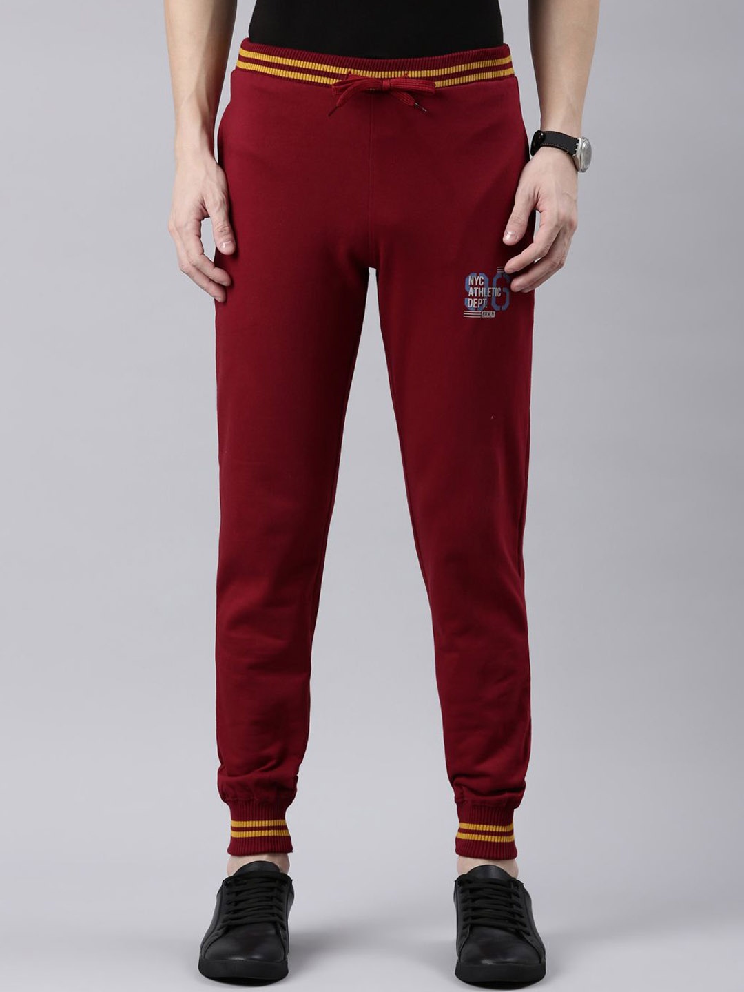 

DIXCY SCOTT Zane Men Mid Rise Joggers, Maroon