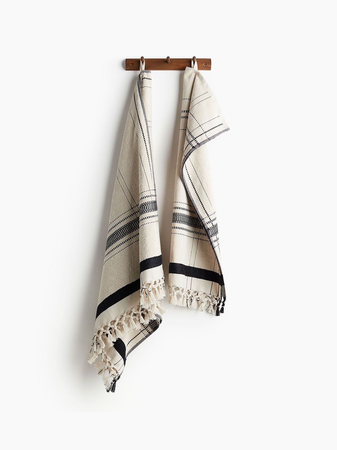 

H&M Beige Tasselled Bath Towel