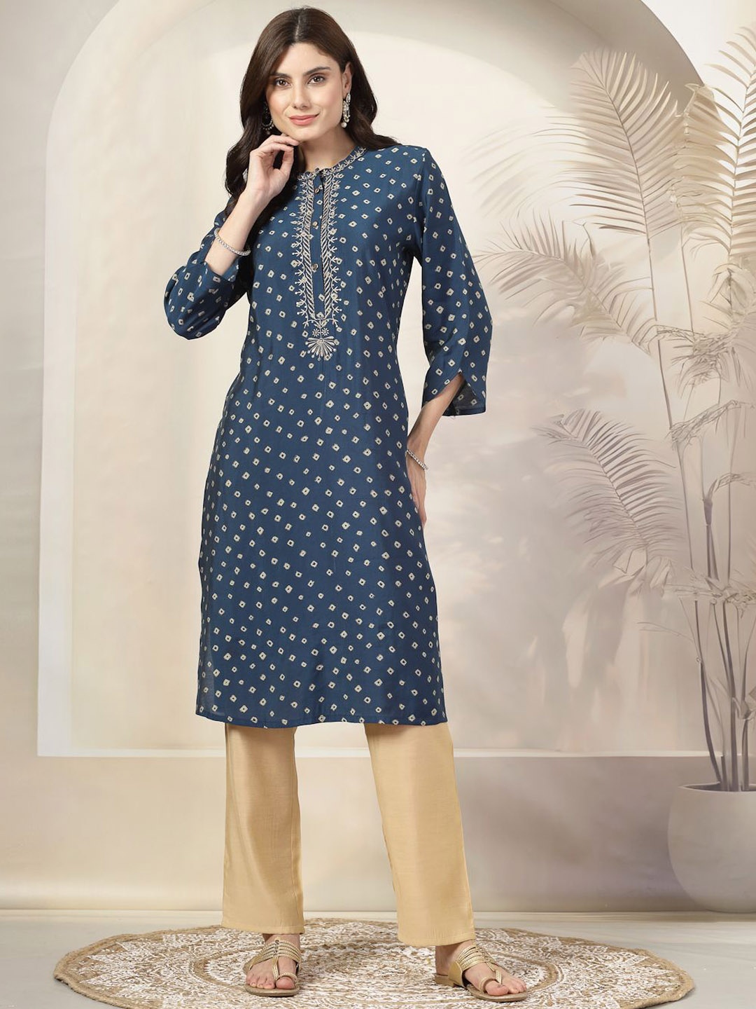 

Nayam By Lakshita Printed Mandarin Collar Chanderi Cotton Straight Kurta With Trousers, Navy blue