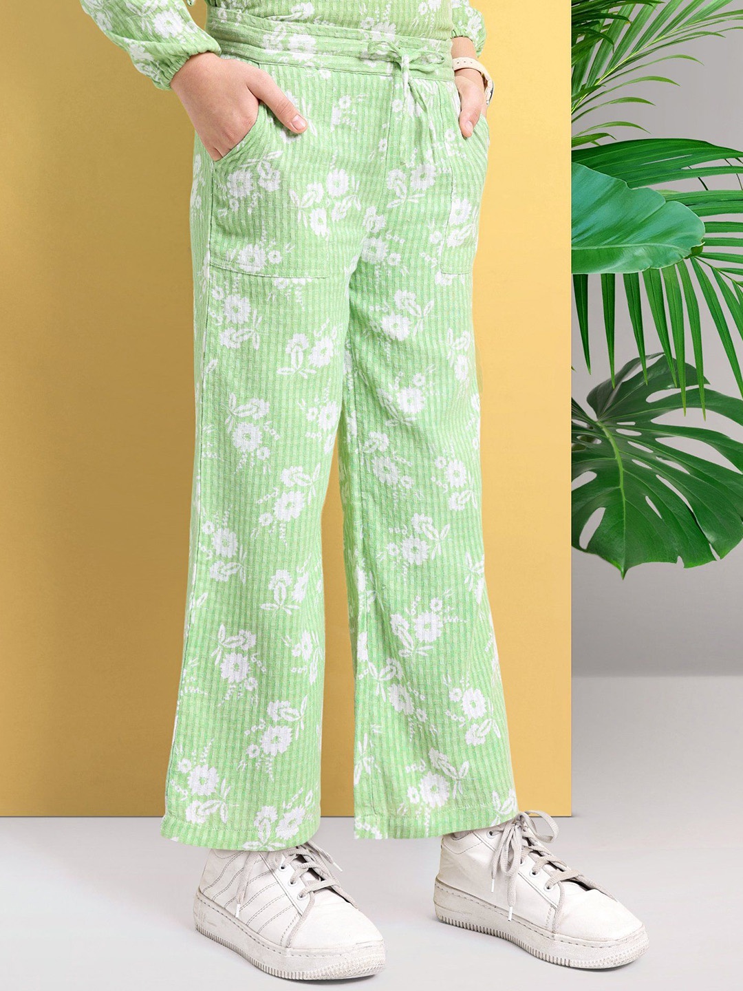

ARIAS By LARA DUTTA Girls Floral Printed Flared Jodhpuris Trousers, Green