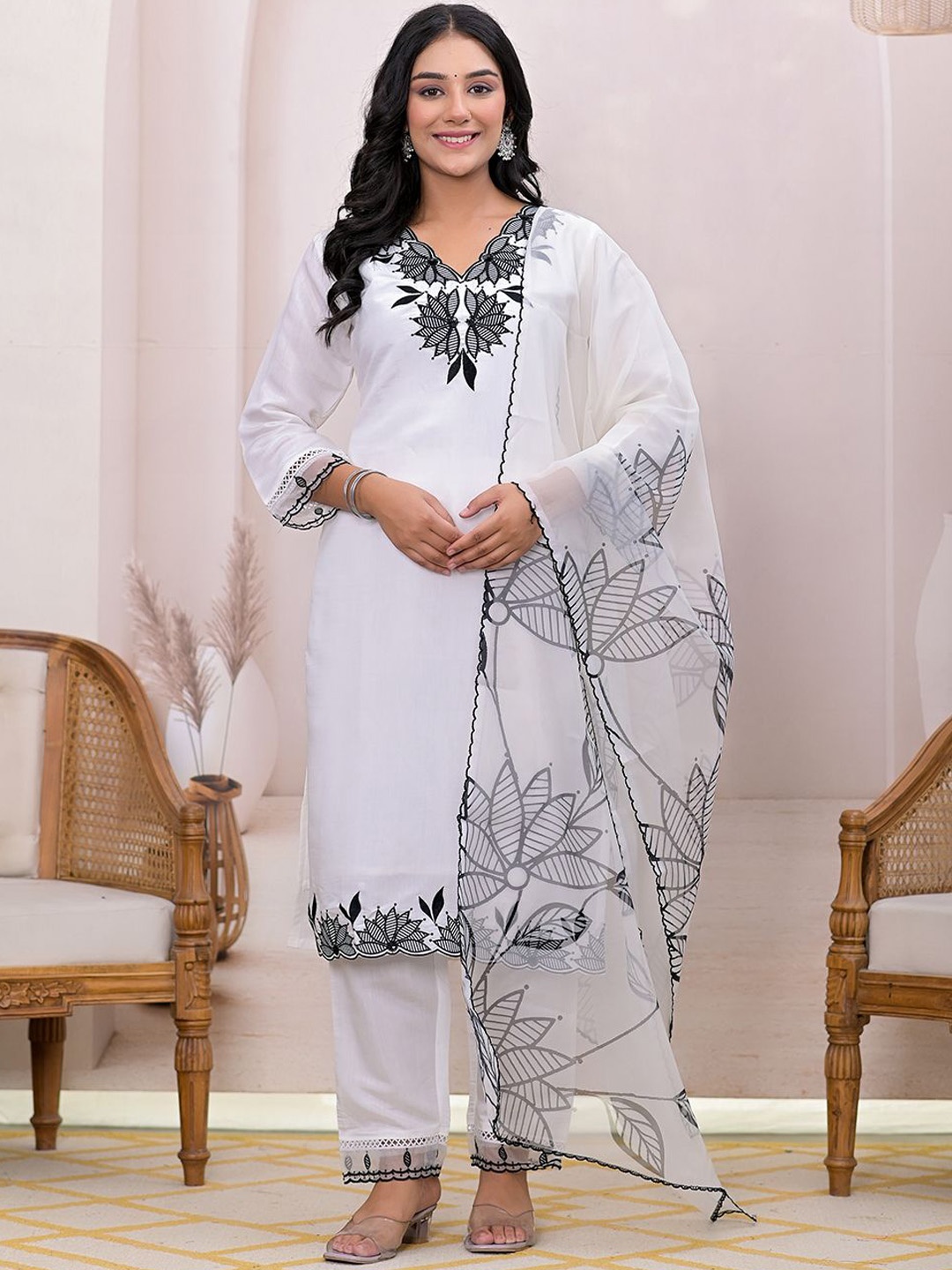 

Yufta White Floral Embroidered Sequinned Straight Kurta with Trousers & Dupatta