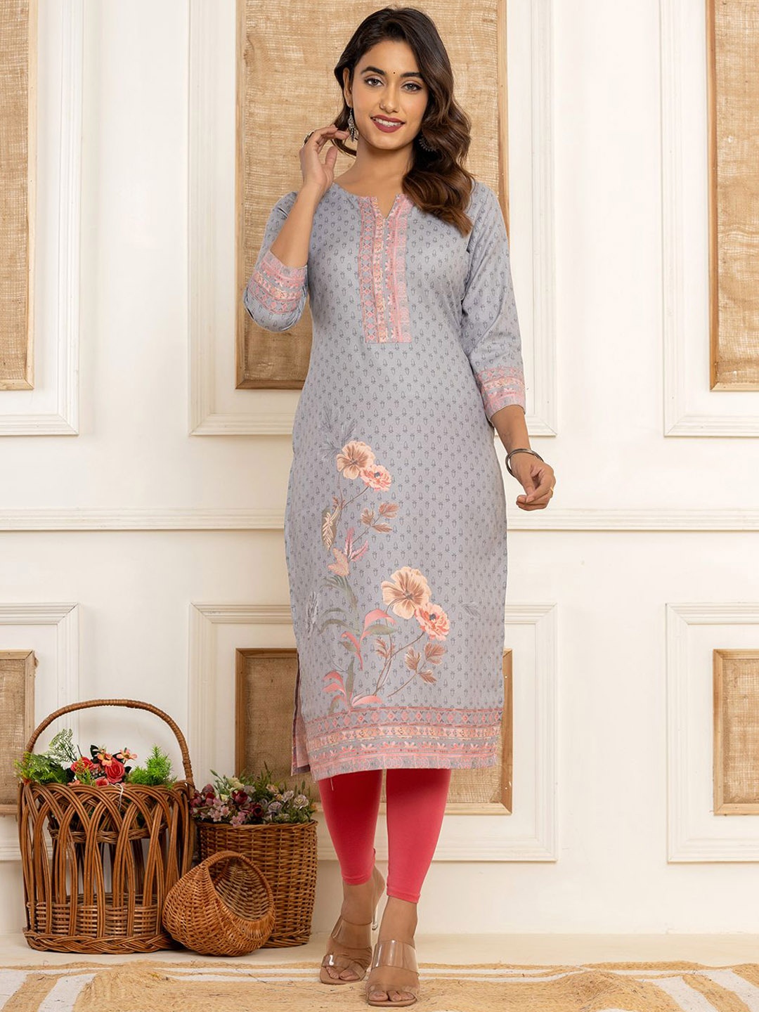 

Yufta Green Floral Printed Notch Neck Three-Quarter Sleeves Pure Cotton Straight Kurta