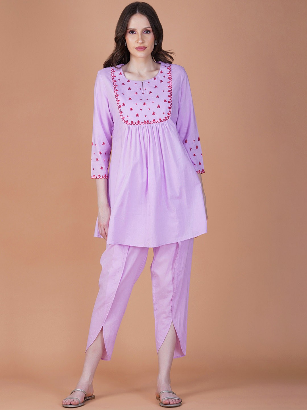 

YELLOW PARROT Embroidered Pure Cotton Keyhole Neck Ethnic Tunic With Trousers, Lavender