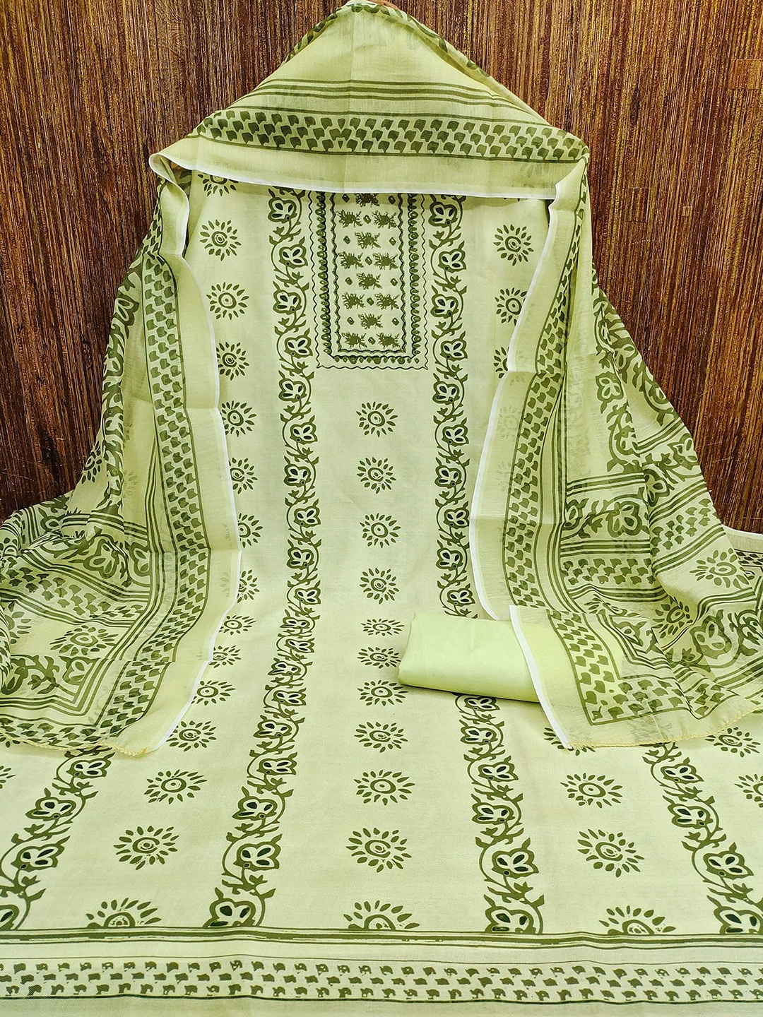 

KALINI Ethnic Motifs Printed Unstitched Dress Material, Green