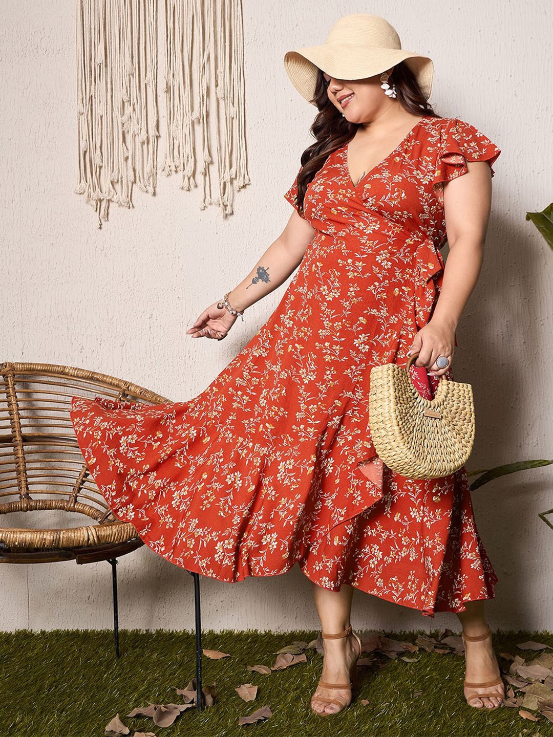 

Berrylush Curve Women Floral Print Flutter Sleeve Fit & Flare Midi Dress, Red