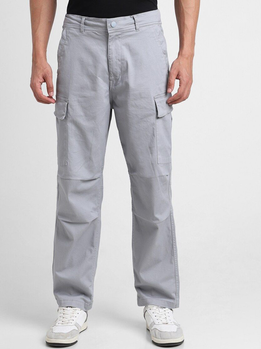 

FOREVER 21 Men Solid Regular Fit Mid-Rise Cargo Trousers, Grey
