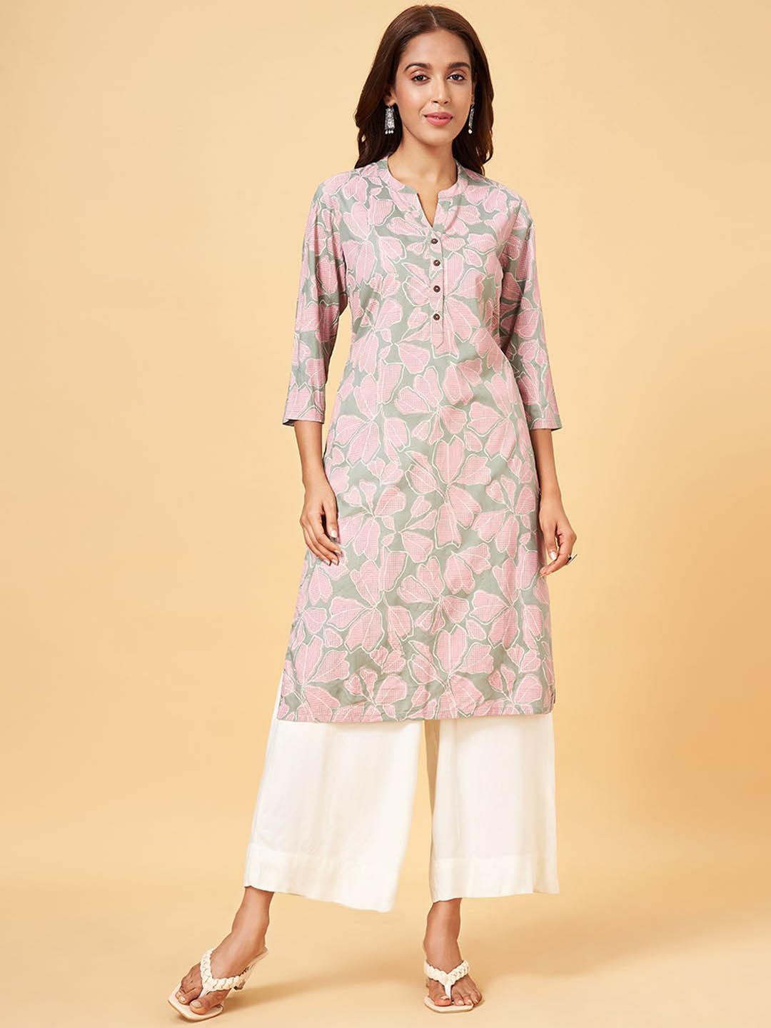 

RANGMANCH BY PANTALOONS Floral Printed Mandarin Collar Straight Kurta, Green