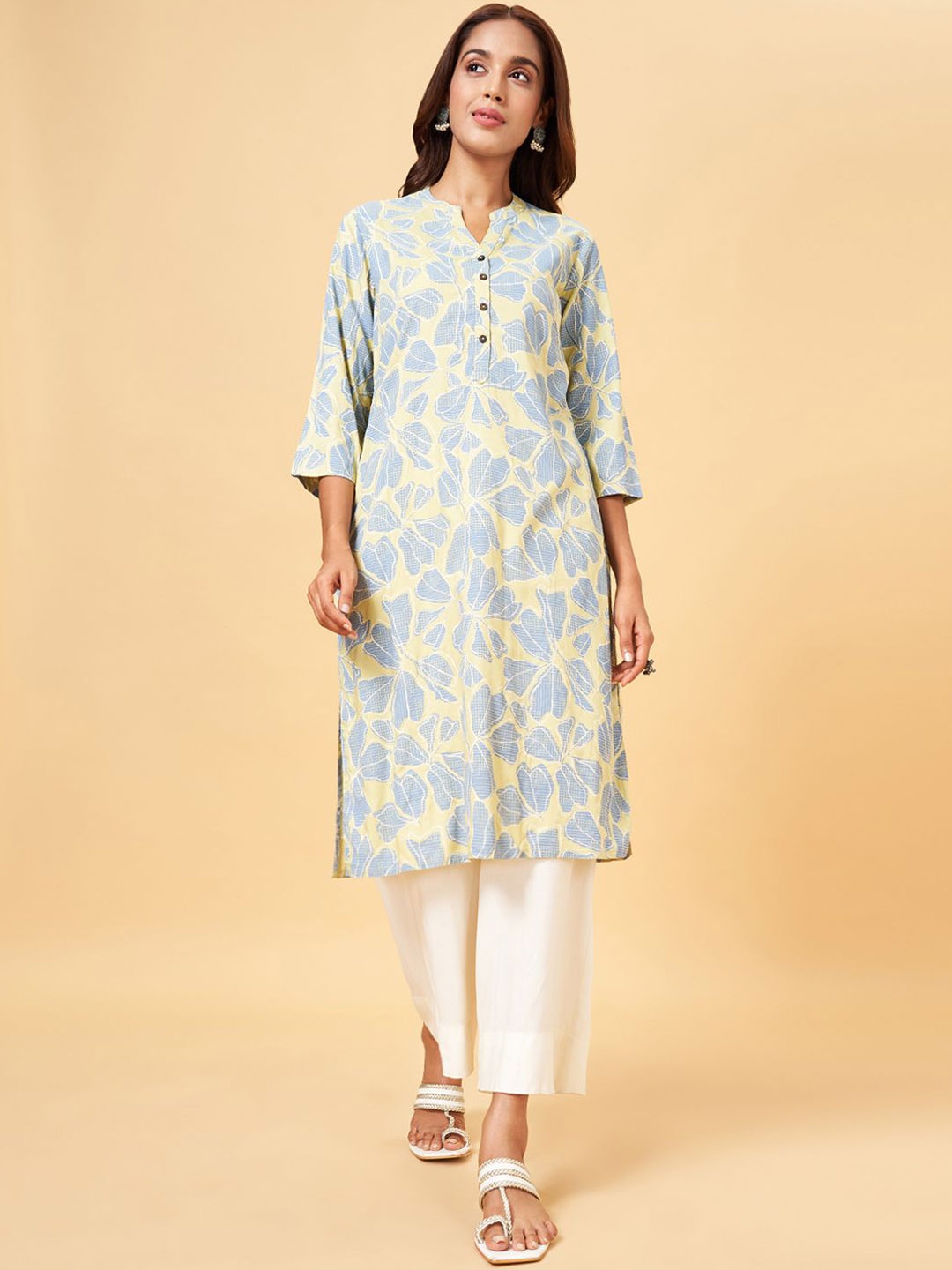 

RANGMANCH BY PANTALOONS Floral Printed Mandarin Collar Straight Kurta, Olive