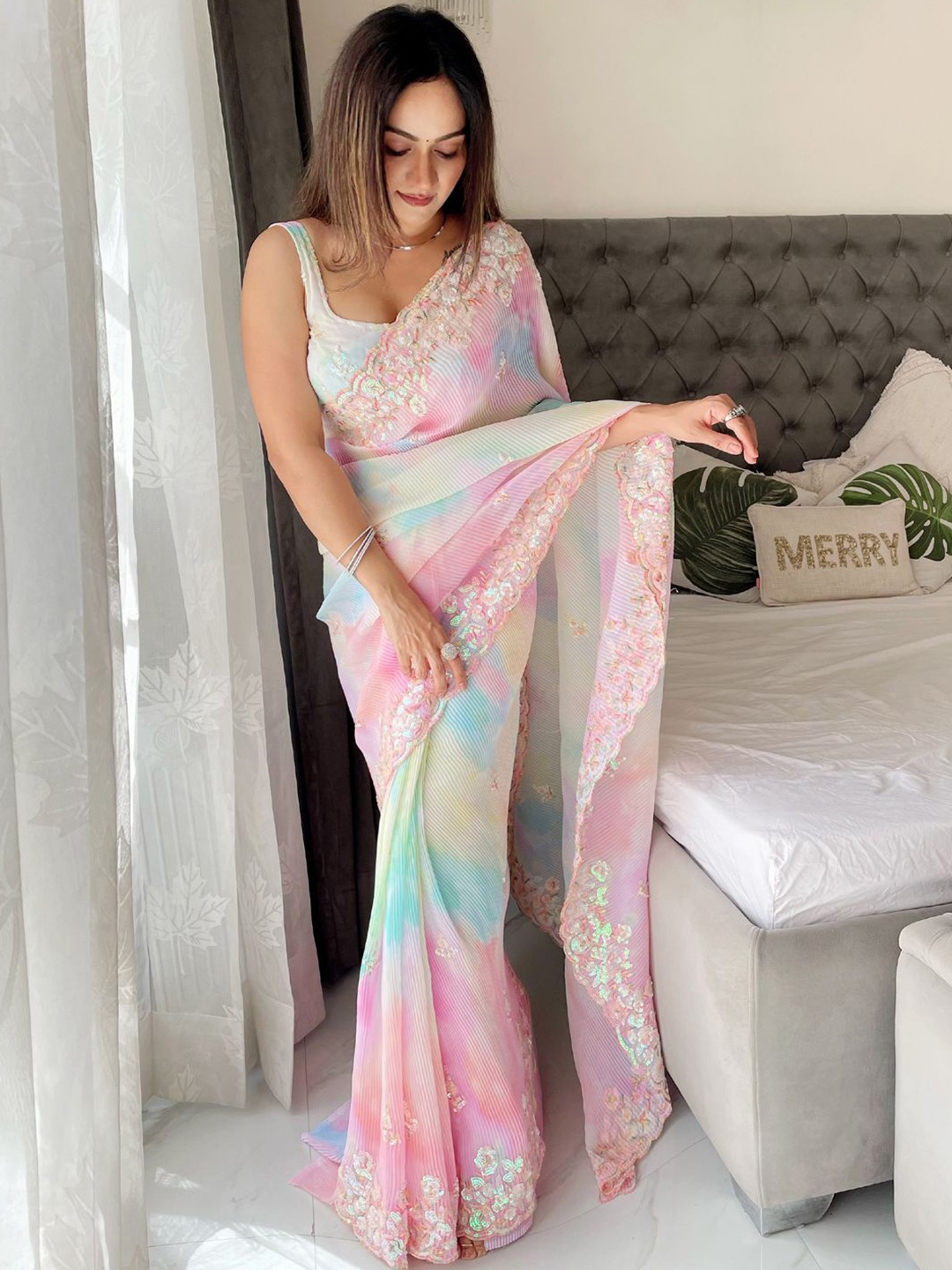 

Panzora Embroidery Work Tie and Dye Sequinned Saree, Pink