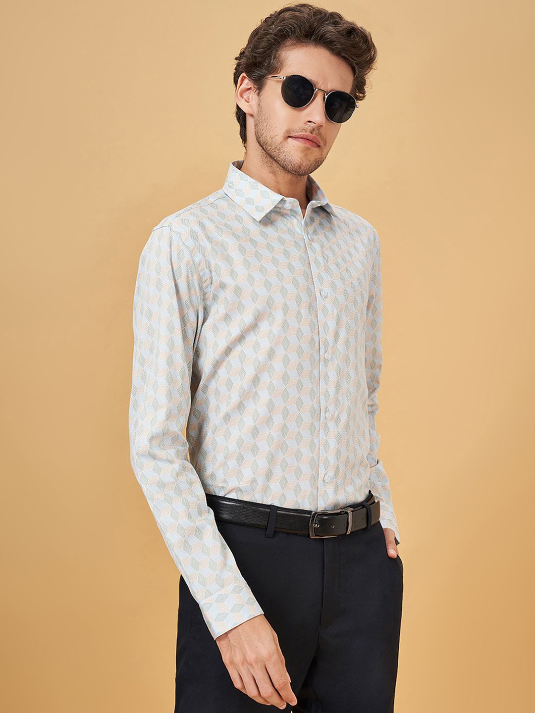 

BYFORD by Pantaloons Men Geometric Printed Spread Collar Long Sleeves Shirt, Peach
