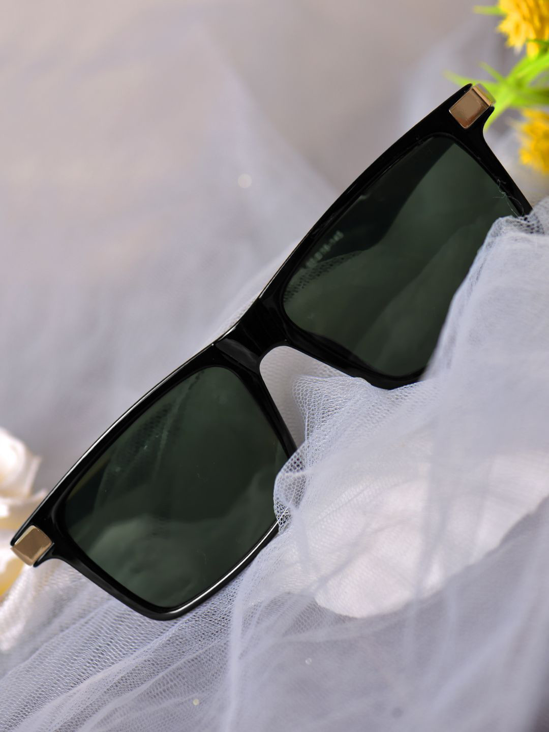 

CELEBRITY SUNGLASSES Unisex Browline Sunglasses with UV Protected Lens, Green