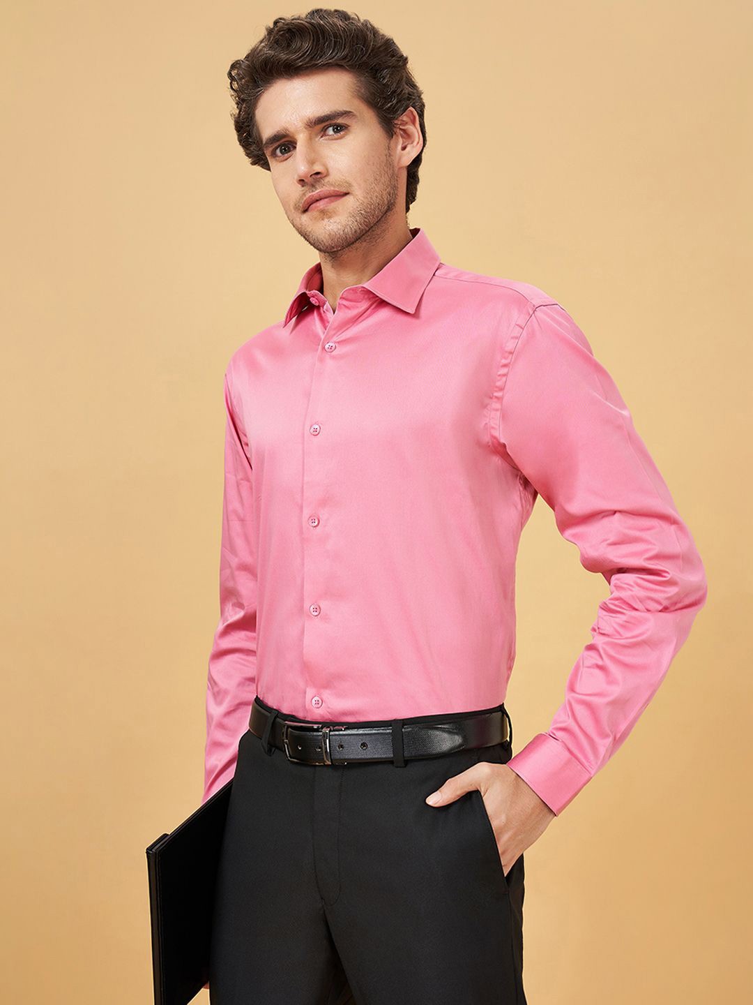 

Peregrine by Pantaloons Men Slim Fit Opaque Formal Shirt, Pink