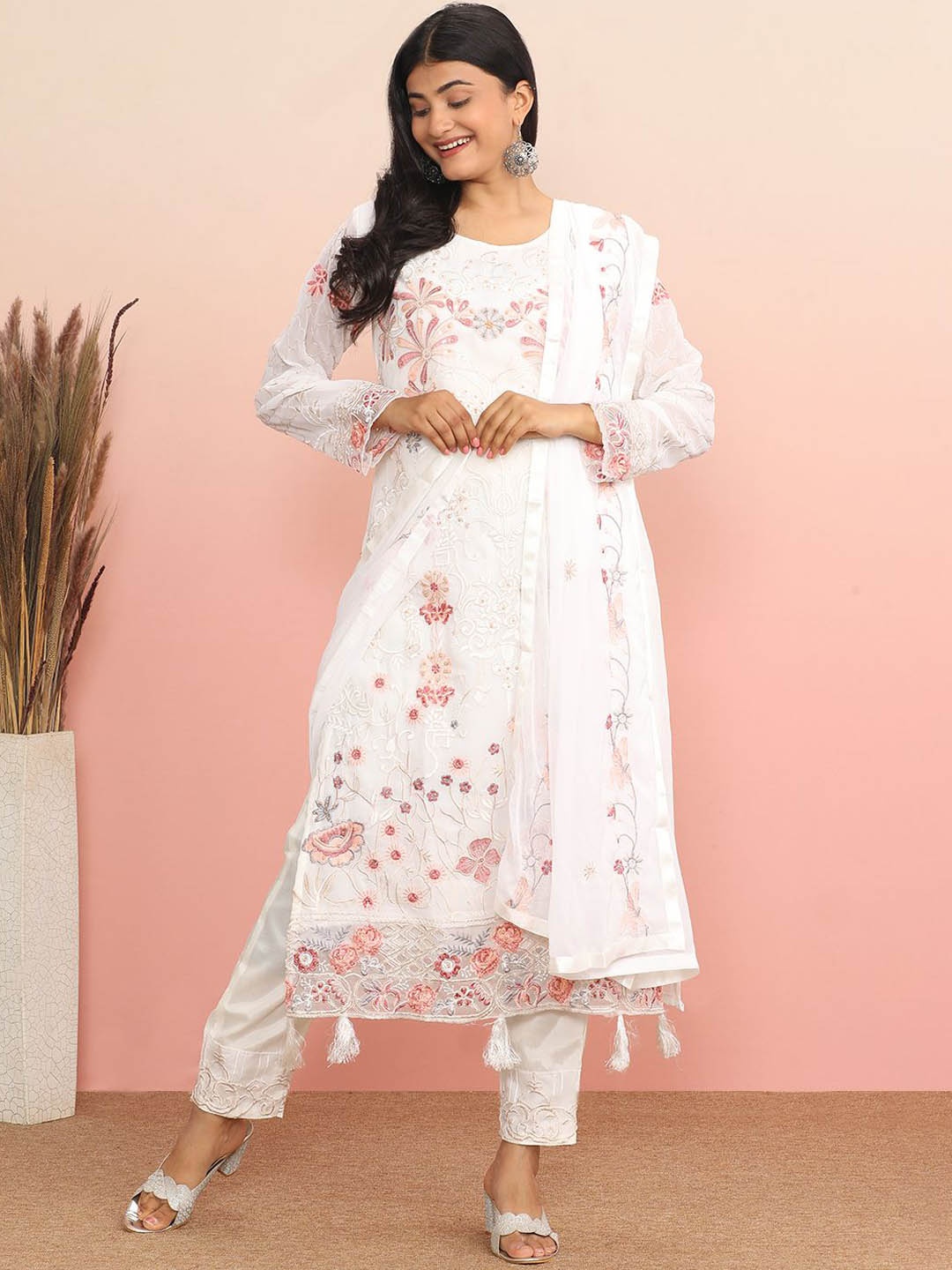 

MAHALASA Floral Embroidered Regular Thread Work Net Straight Kurta With Trousers & Dupatta, Off white