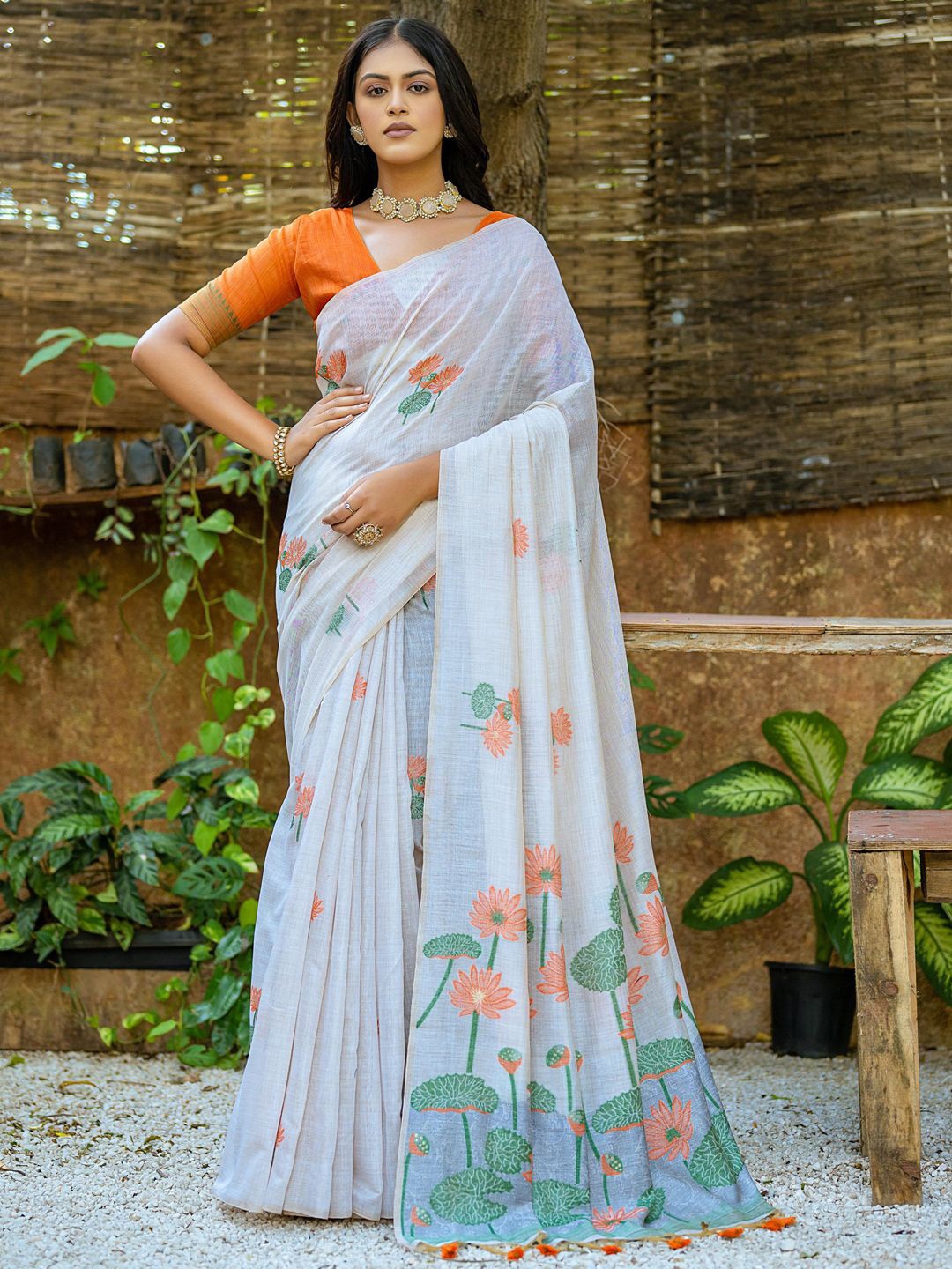 

Panzora Woven Design Ethnic Motifs Saree, Orange