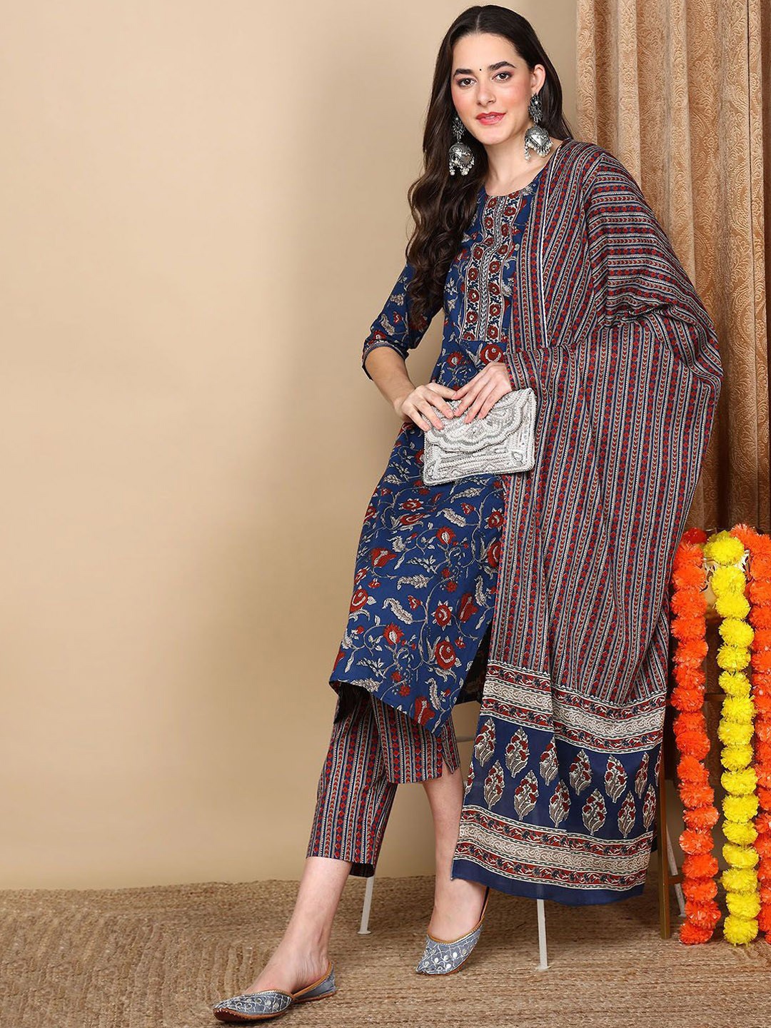 

AHIKA Blue Floral Printed Regular Kurta With Trousers & Dupatta