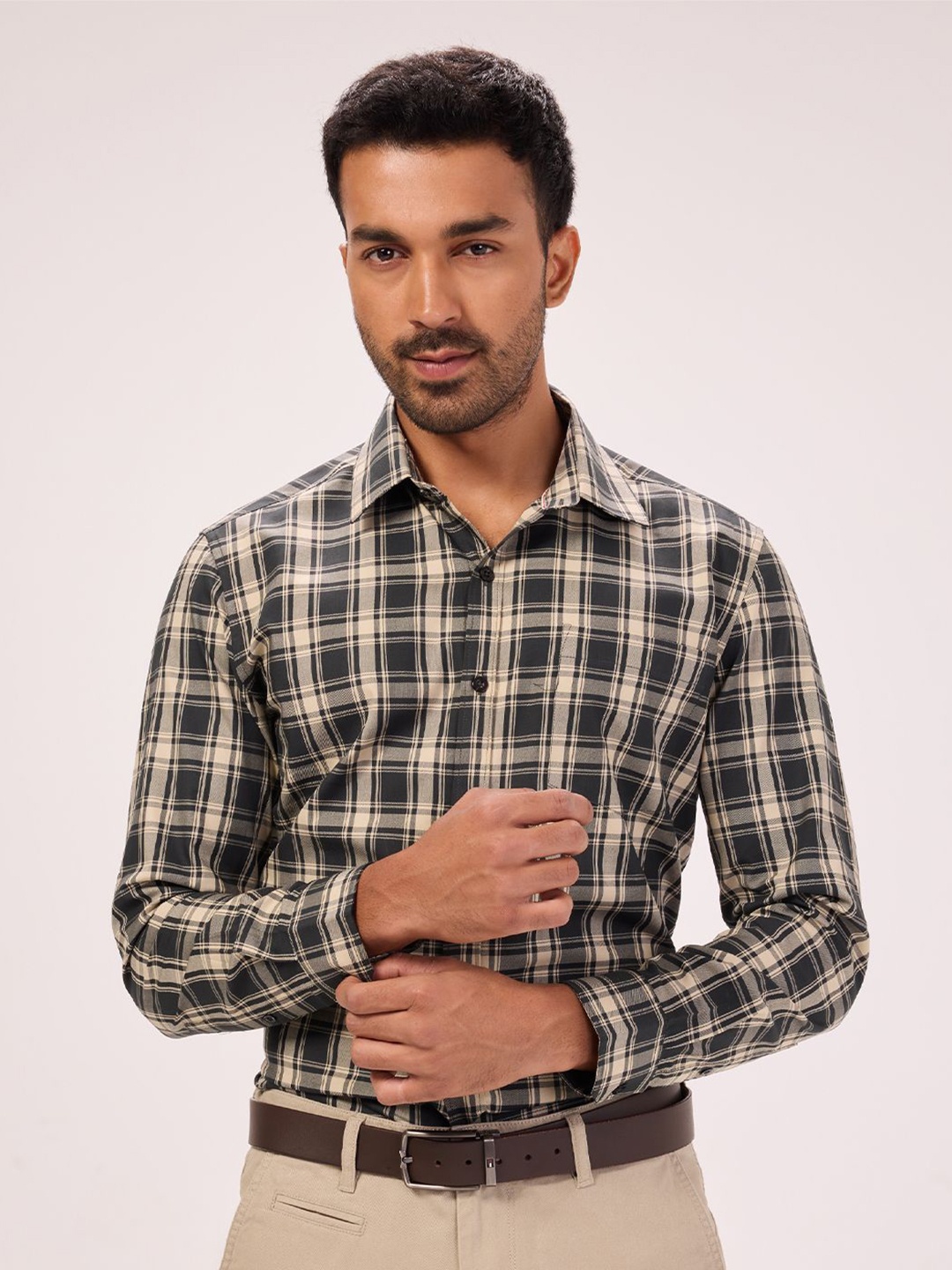 

Bombay High Men Comfort Tartan Checks Opaque Checked Semiformal Shirt, Brown
