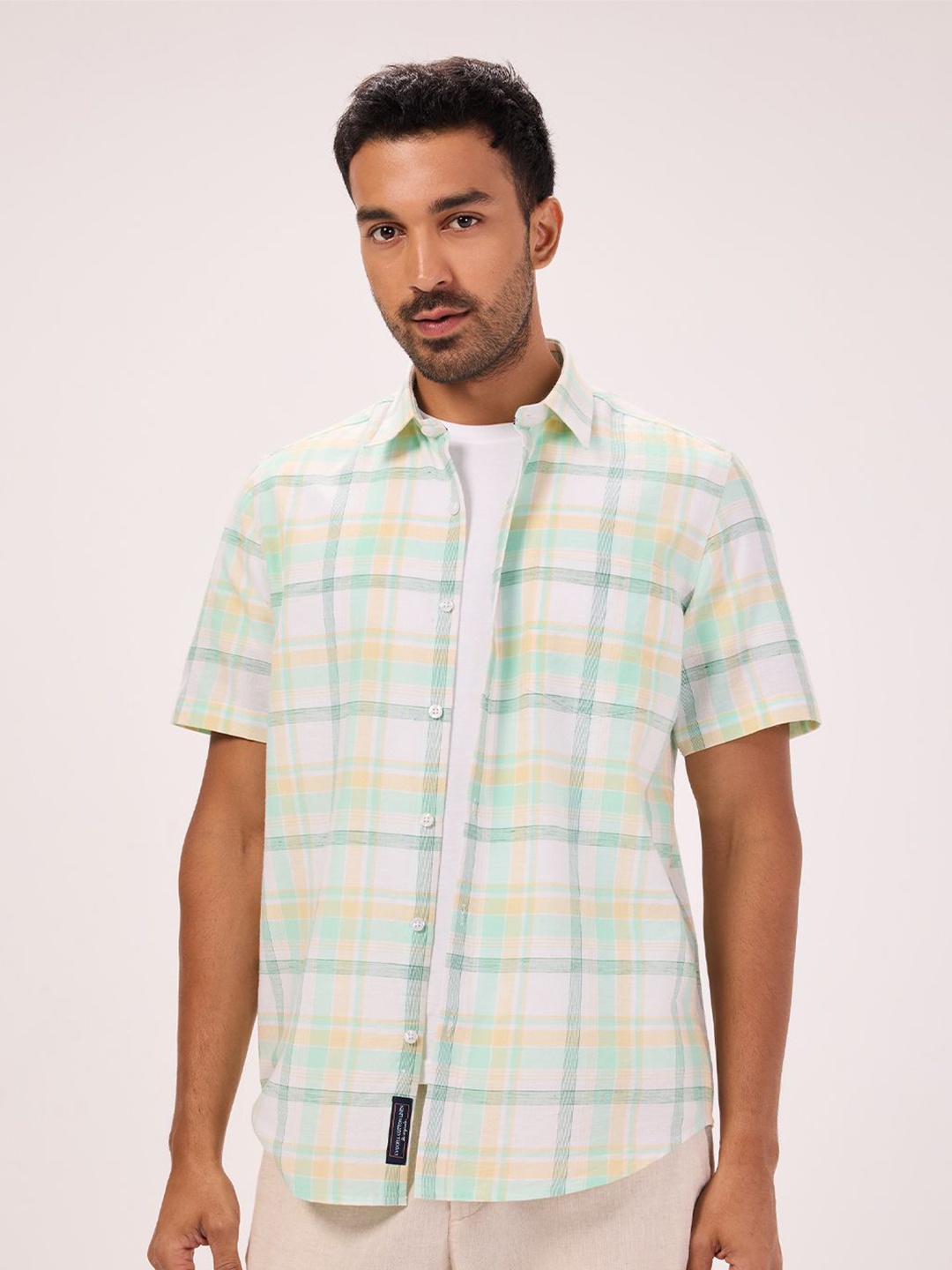 

Bombay High Men Comfort Tartan Checks Opaque Checked Casual Shirt, White